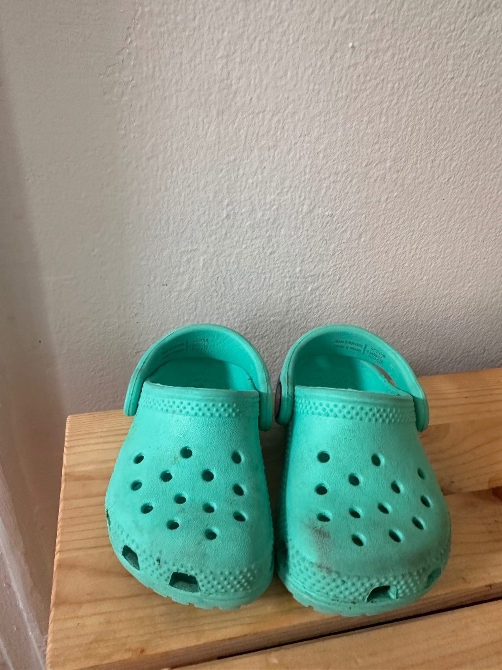 Coral Turquoise/Aqua Crocs Toddler 4